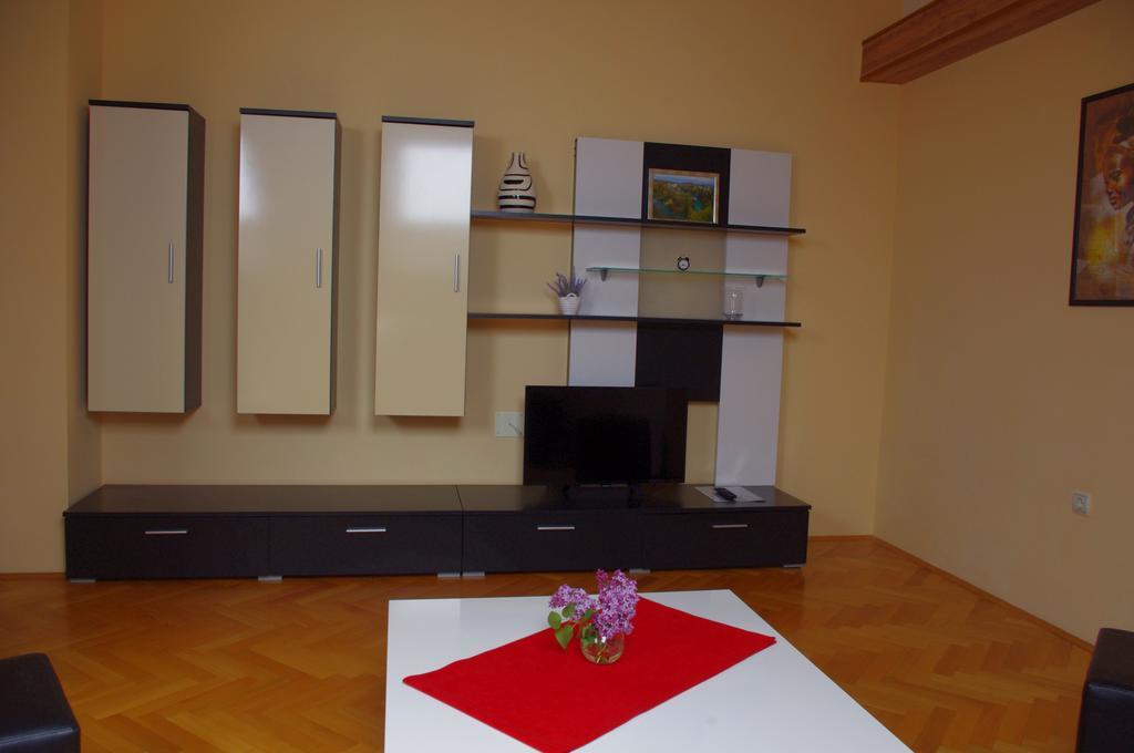 Apartment Tomy Слуни Экстерьер фото